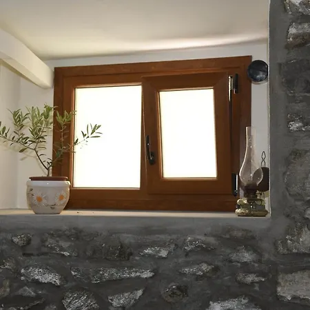 Old Kamares كافالا