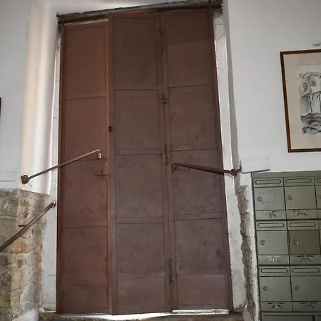 Old Kamares